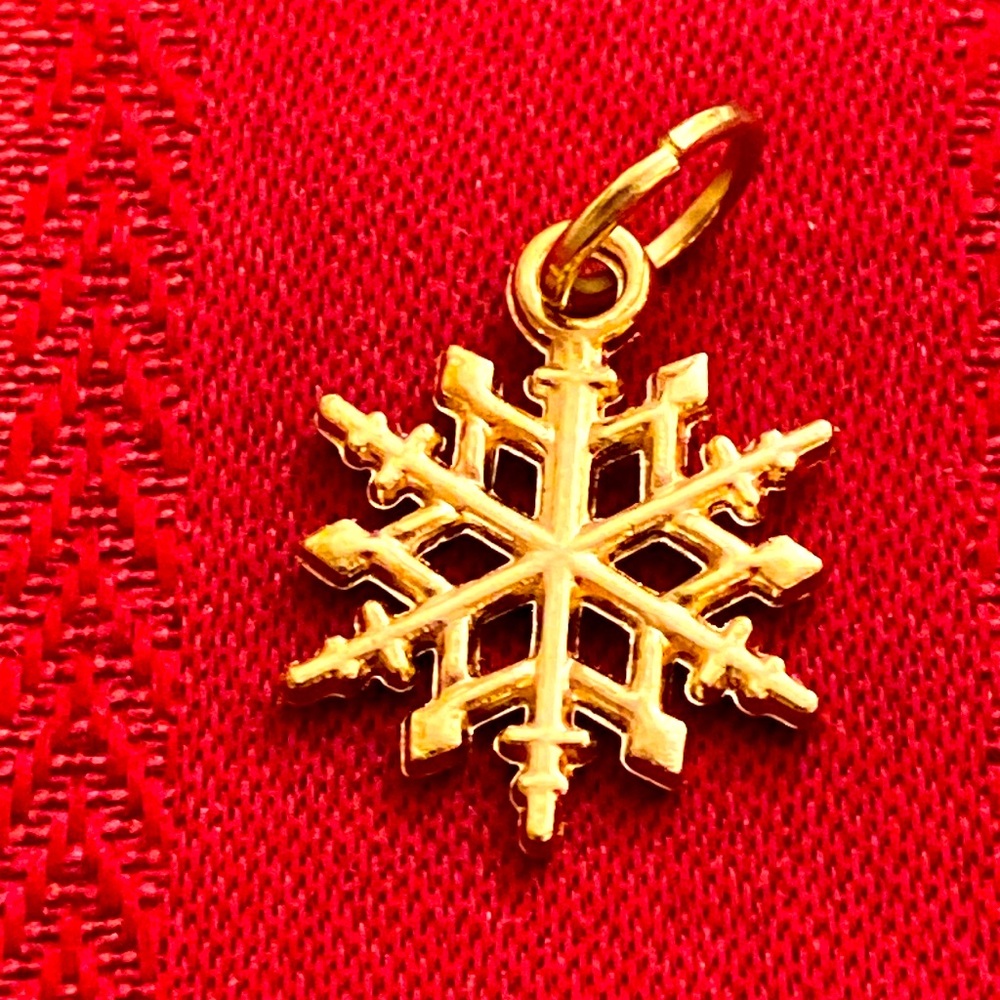5/$10❤️❤️❤️NEW ROSE GOLD TONE ALLOY SNOWFLAKE CHARM PENDANT